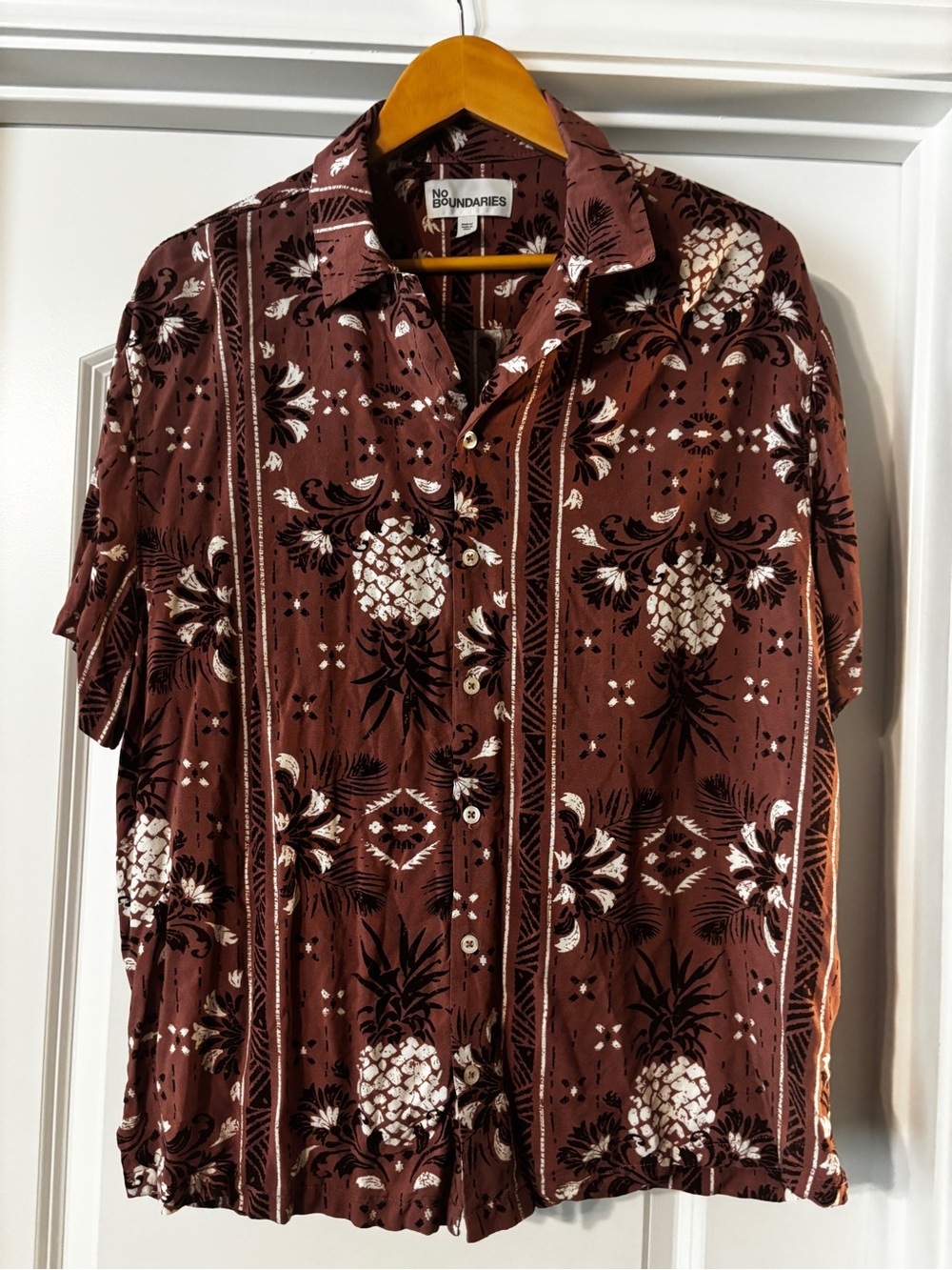 No Boundaries Men's Burgandy Hawaiian Print Button-Down Shirt
